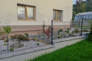 kovový poplastovaný plot - antracit 