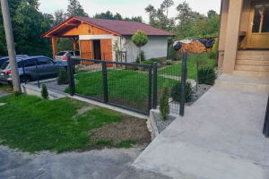 kovový poplastovaný plot - antracit 