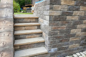 schody, obklad, plotová stříška - betonová imitace dřeva