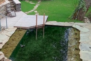 přírodní koupací jezírko