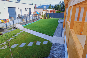 travní koberec po pokládce