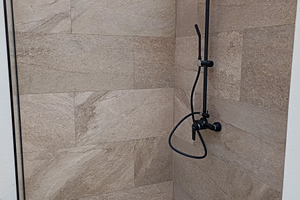 sprchový kout v domácím wellness